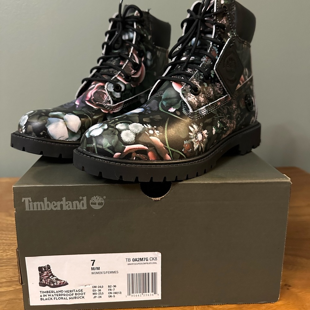 Women’s Timberland Boots Size 7